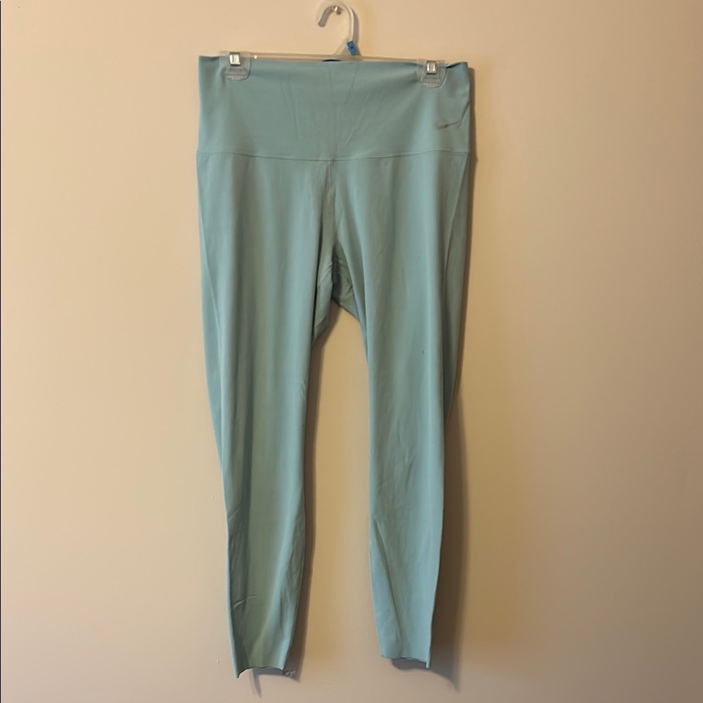 Mint Green High-Waisted Nike Leggings